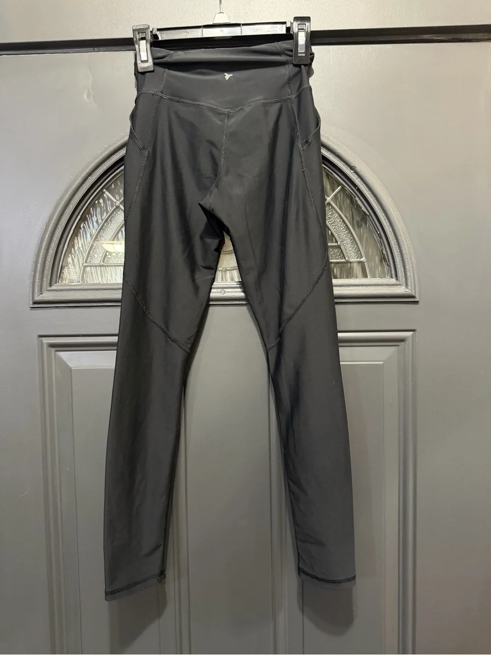Old Navy High-Rise Black Active Leggings - girls